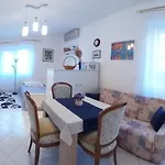 Sea דירה